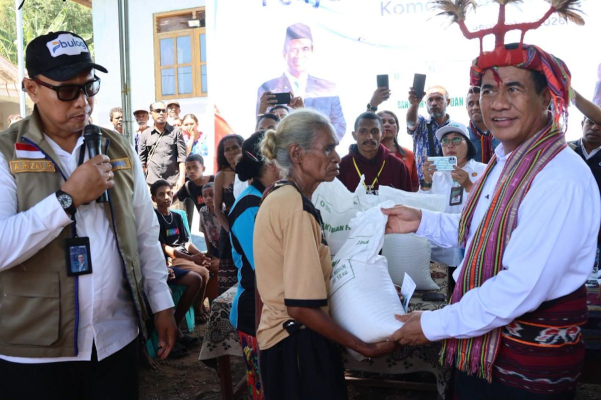 Bulog Chief: Food aid distribution in Alor embodies state presence