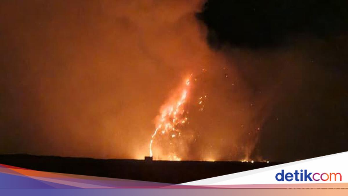 Bromo Closed Due to Fire, Tourists Can Request Ticket Refunds