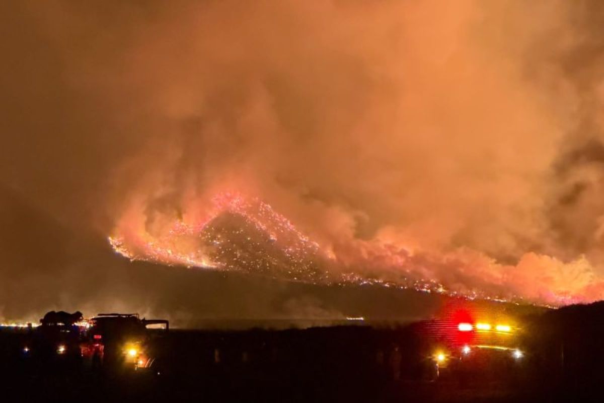 Mount Bromo Tourism Closed Completely Due to Caldera Fire