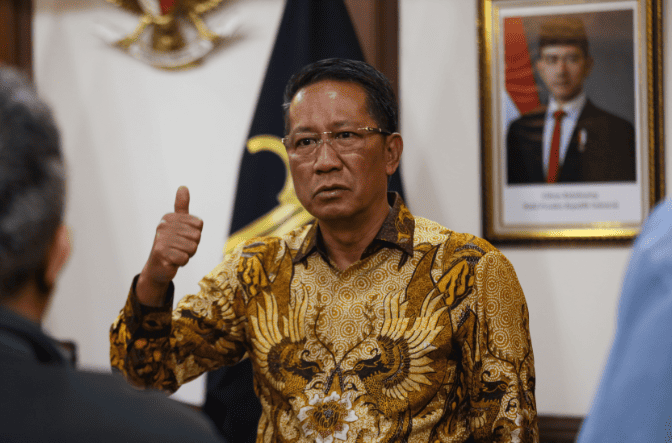 Minister Tightens Naturalisation Rules to Prevent Foreigners Using Citizenship to Secure Assets