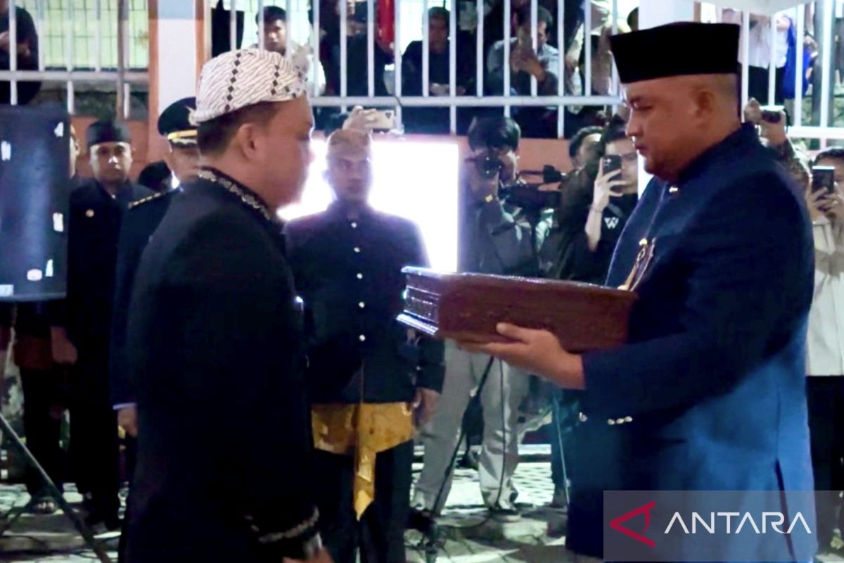 Bogor Regent Retrieves 1948 Heritage Flag from Historic Pendopo