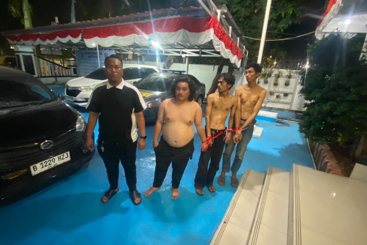 Police arrest four for cutting fibre optic cables in Pademangan over unfair business competition