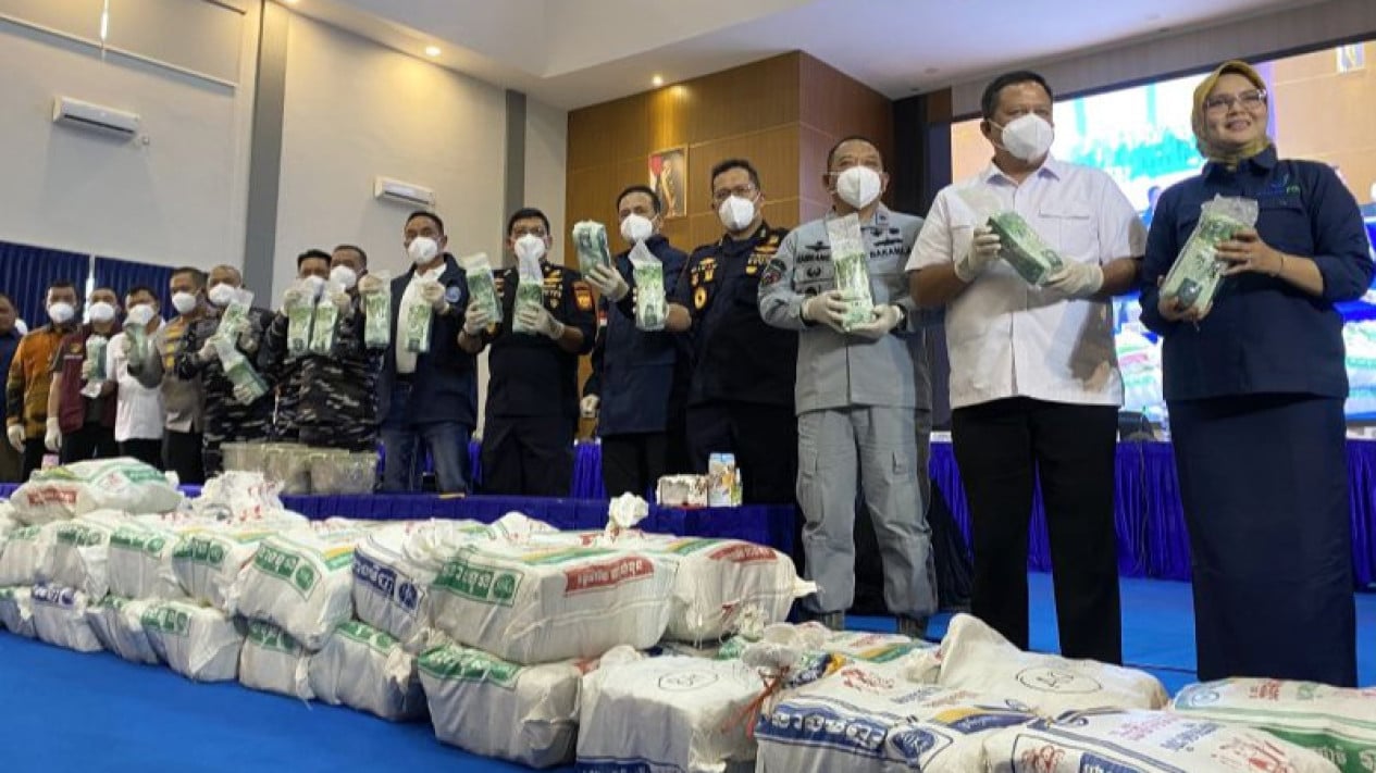 Indonesian Navy Foils Smuggling of 1.3 Tonnes of Ketamine from Tanzania-Flagged Vessel in Riau Islands