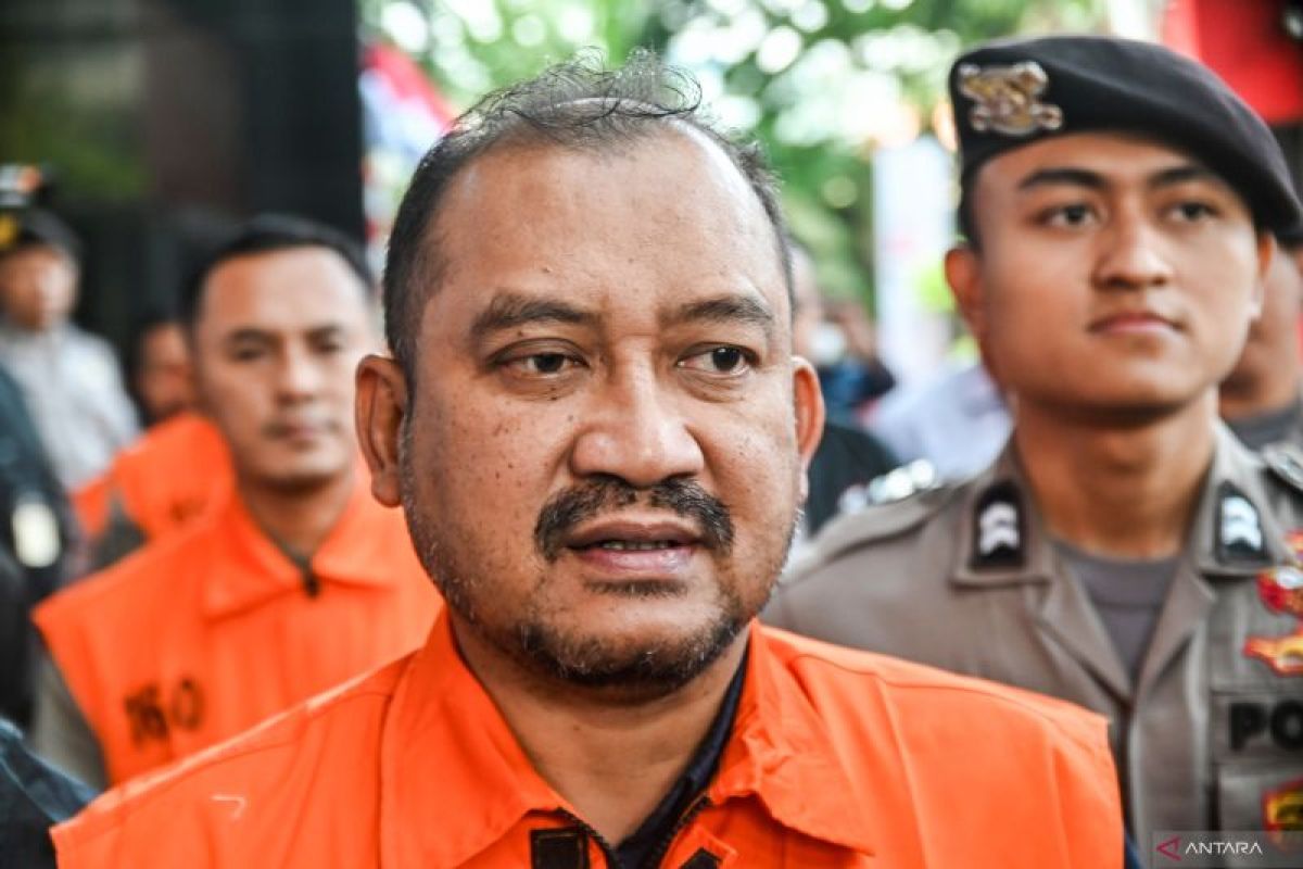 KPK Seizes Documents After Raiding 15 Locations in Pemalang Bribery Case