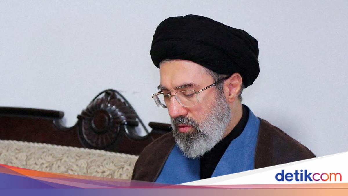 Revealed: Iranian President Met Mojtaba Khamenei Last Month