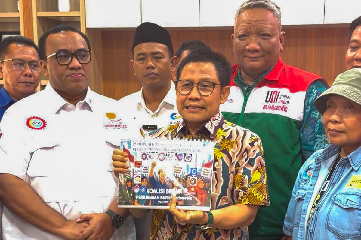 PKB Receives Draft Labour Protection Bill from Trade Unions