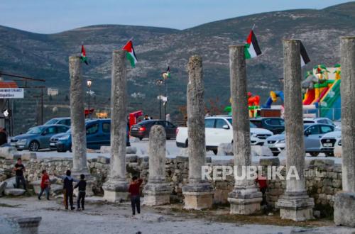 Israel Seizes Palestinian Land for Archaeological Park Development