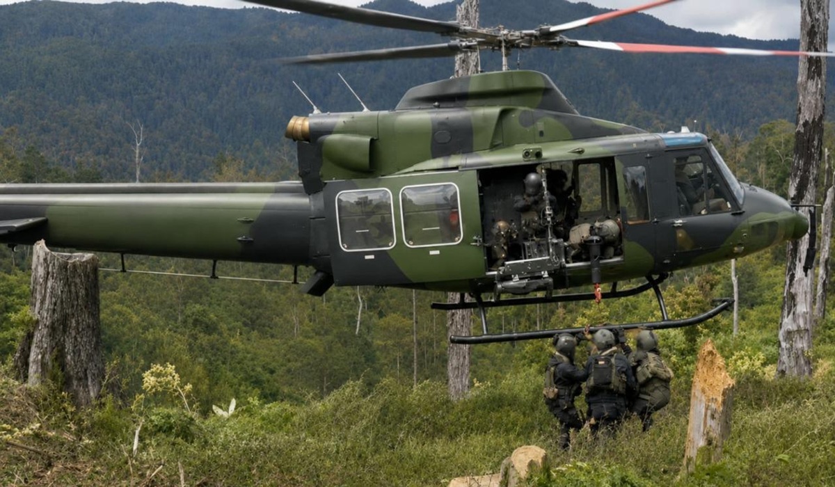 TNI's Habema Command Evacuates Ugimba Resident Using Bell Helicopter
