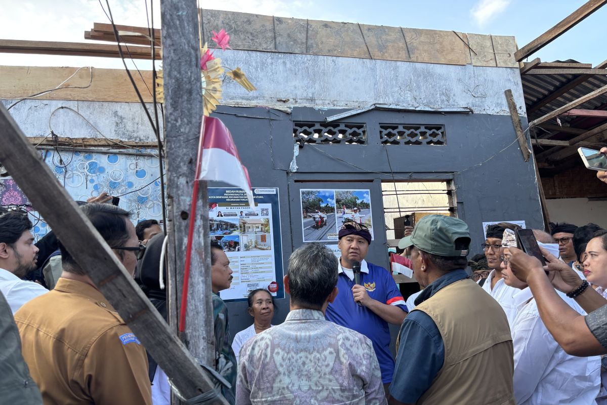 Minister Maruarar Sirait Urges Optimisation of Rp20 Million Home Renovation Aid in Tonja
