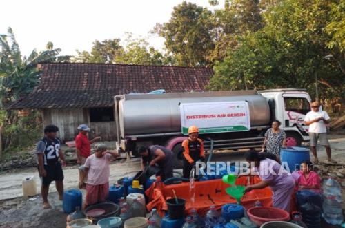 Prolonged Drought: Dompet Dhuafa Distributes Clean Water to 370 Residents in Boyolali and Grobogan