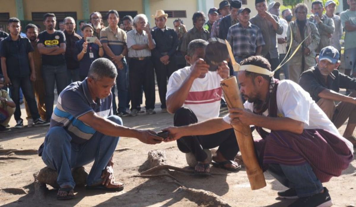 Inter-Village Conflict on Adonara Ends Peacefully Through Traditional Rituals