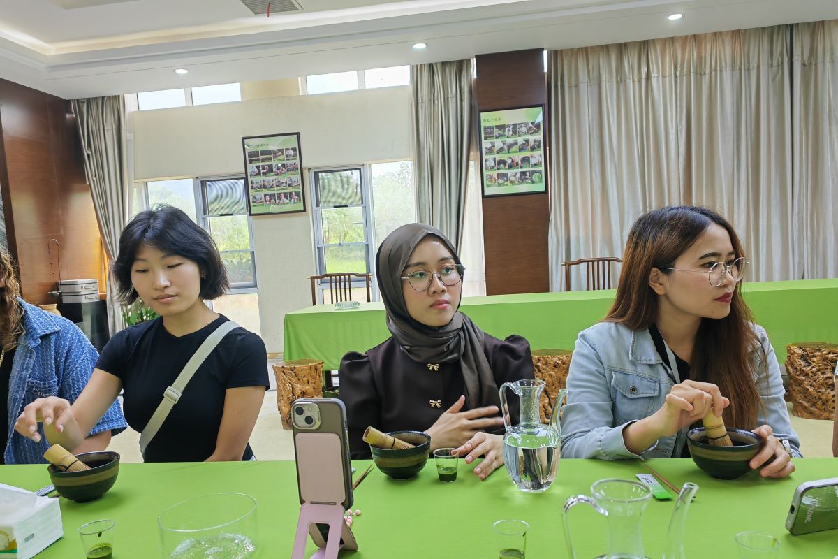 Indonesian Creator Discovers Cultural Charms During Visit to China