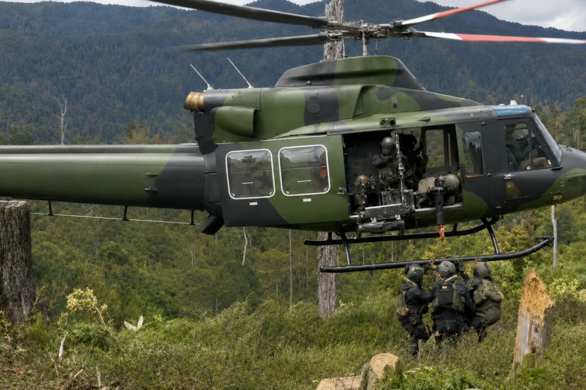 TNI hands evacuated villager to conflict-response team in Papua