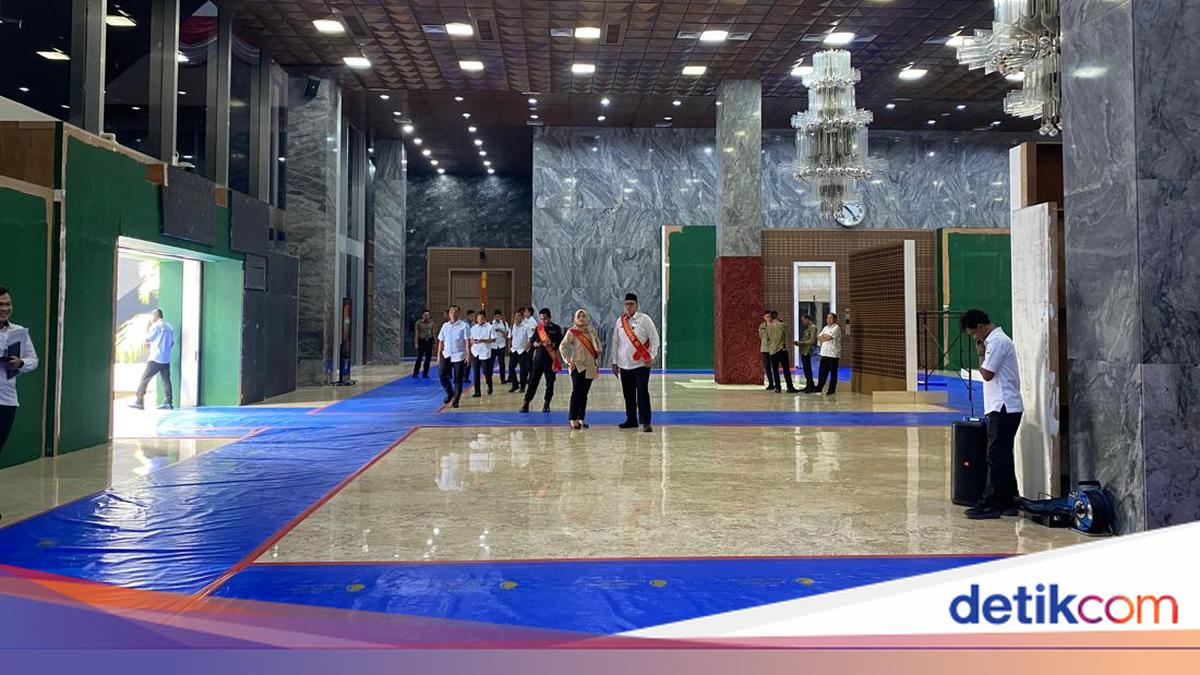 Red and White Decorations Adorn Parliament Ahead of Joint Session