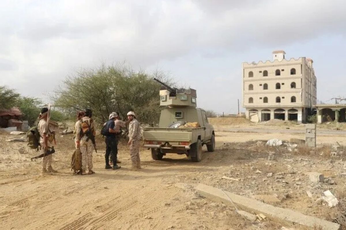 Yemeni Government Threatens Retaliation as Houthi Attacks Intensify