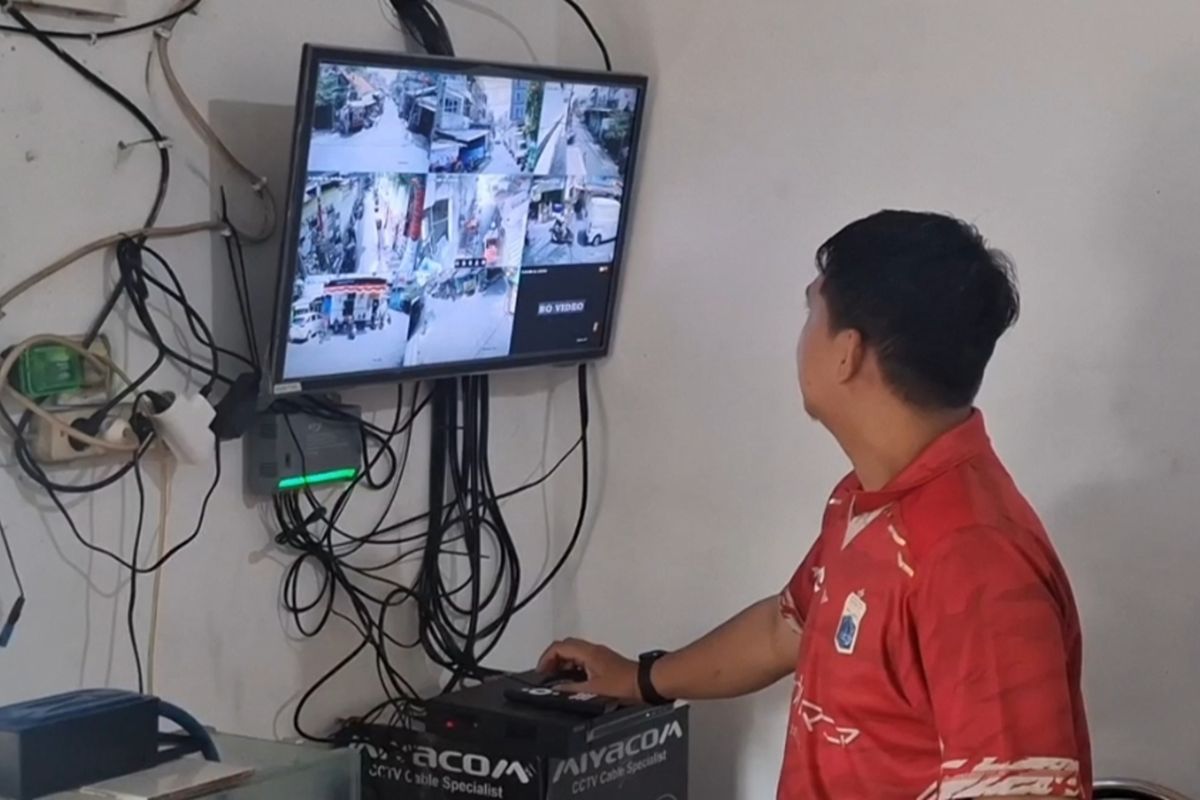 Tamansari Residents Install CCTV to Prevent Brawls and Crime