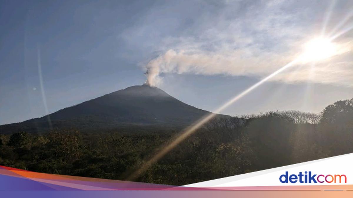 Wings Air Kupang-Lewoleba Flights Cancelled Due to Ile Lewotolok Eruption