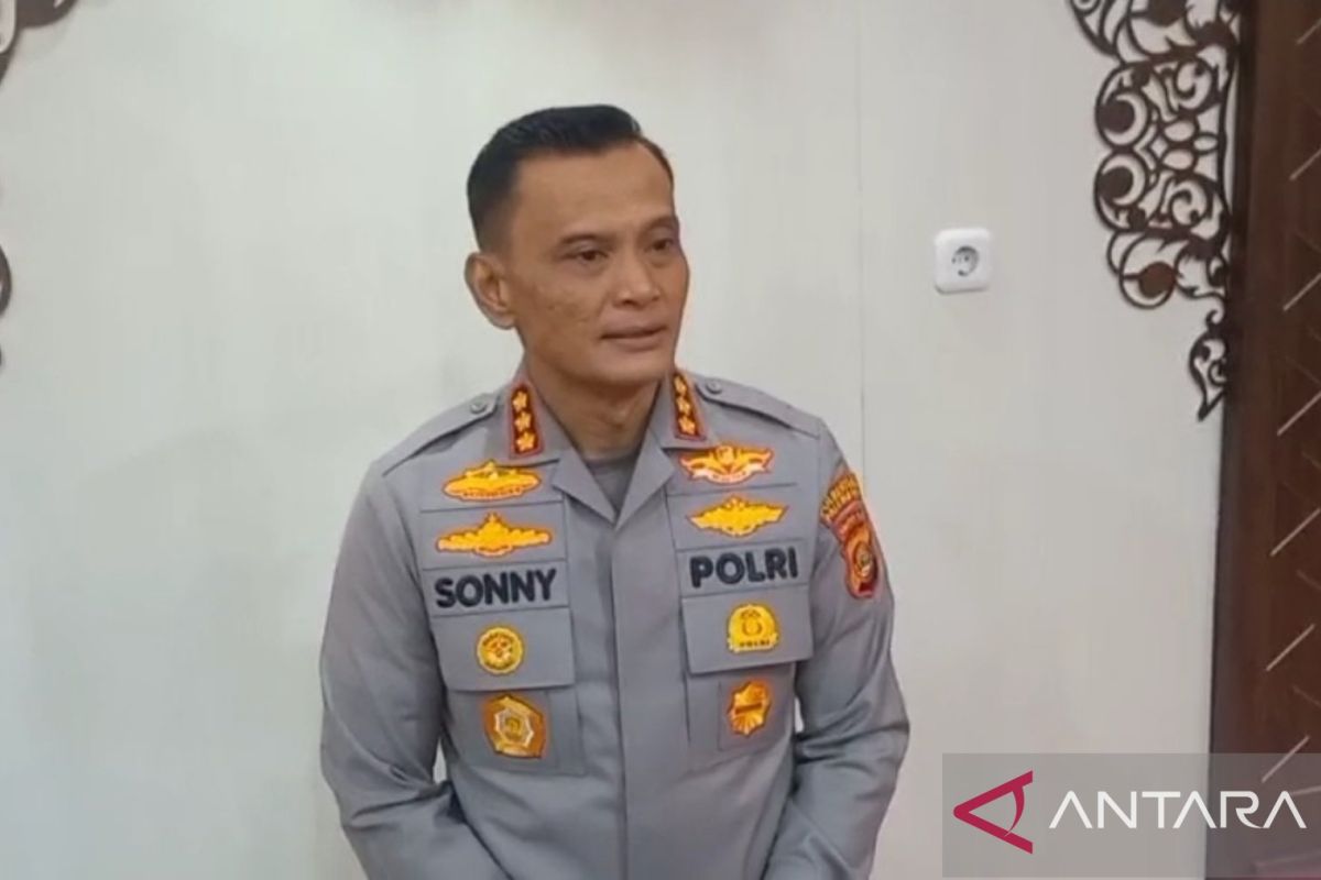 Police arrest two suspects in assault on South Sumatra police officer