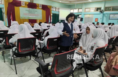 Digital Literacy Prototype 'Sikomhati' Implemented at Yogyakarta High School to Combat Bullying