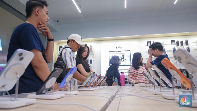 iPhone Production Costs Surge to 'Irrational' Levels, Impacting Apple and Android Makers