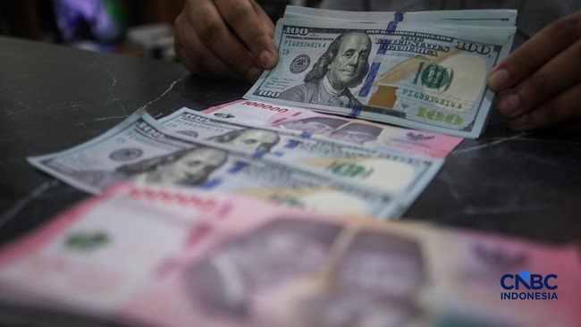 Rupiah Runs Out of Steam, US Dollar Climbs Back to Rp17,830