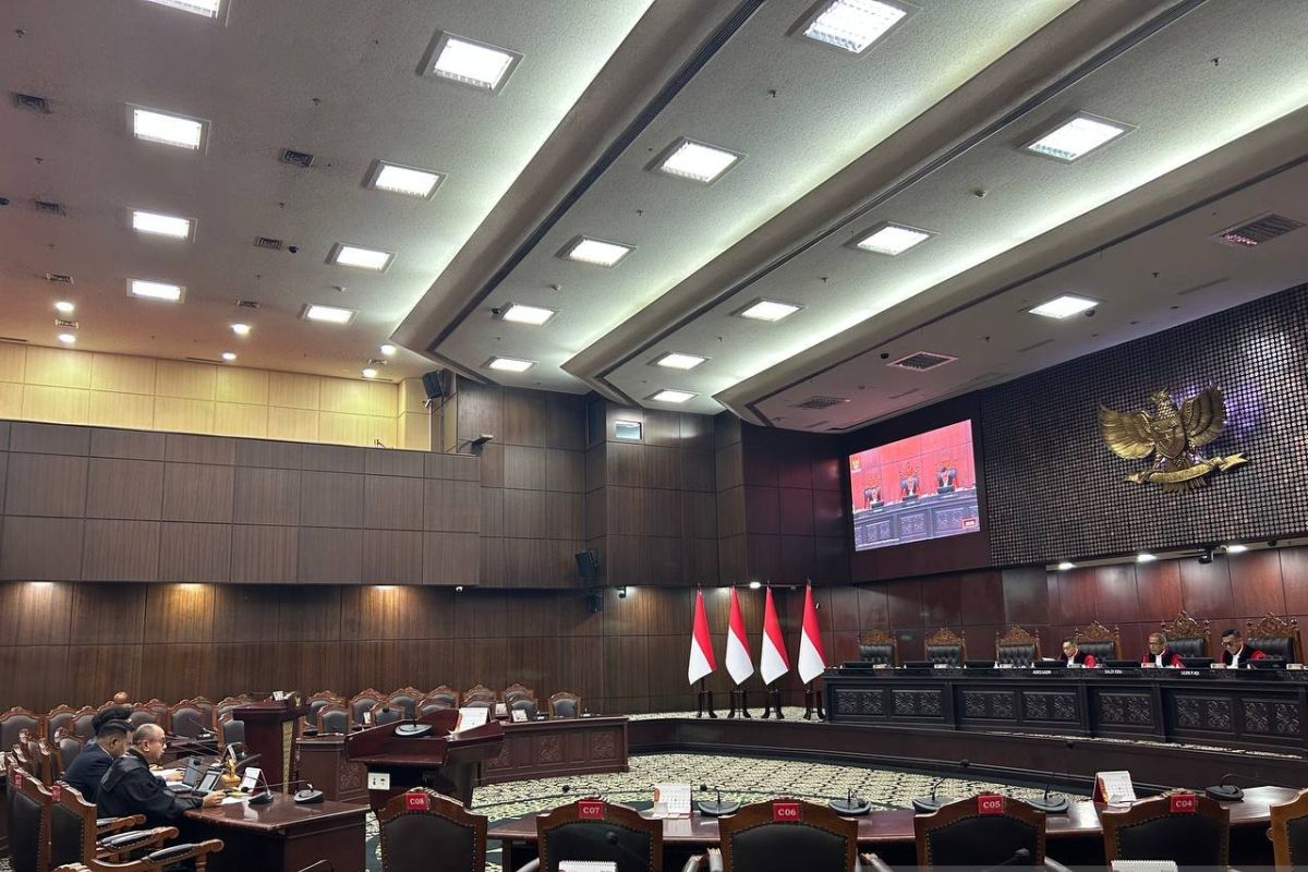 Private University Lecturer Challenges Higher Education Funding Law in Constitutional Court