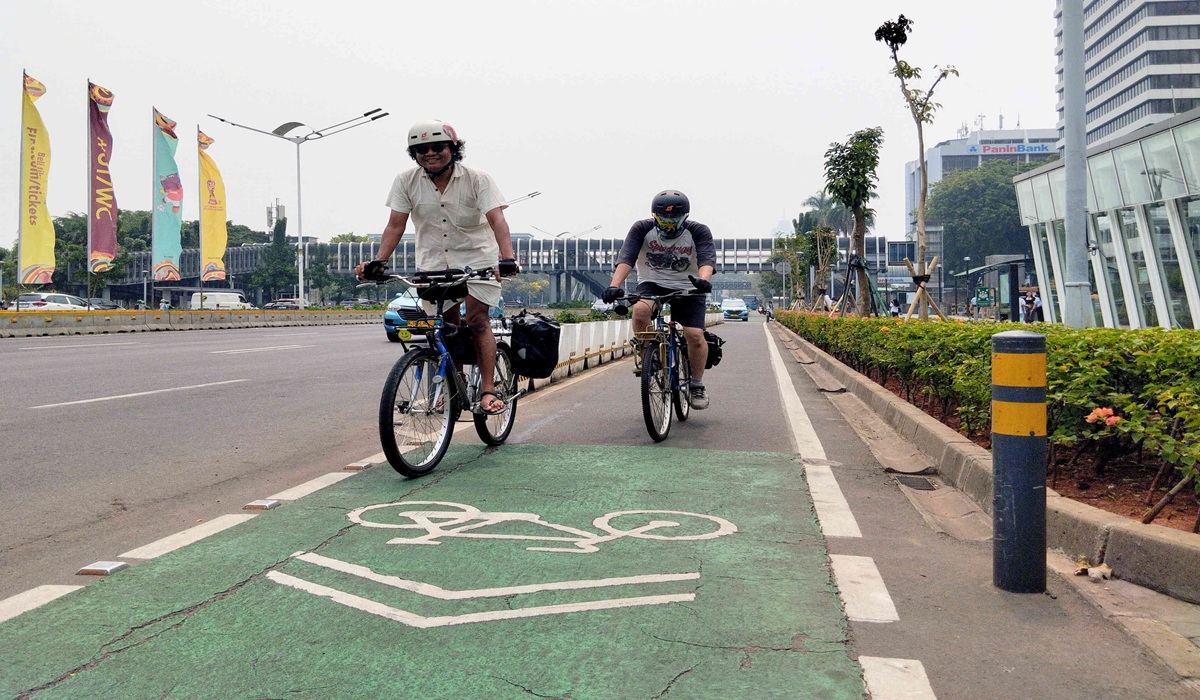 Jakarta Considers Removing Bicycle Lanes on Protocol Roads