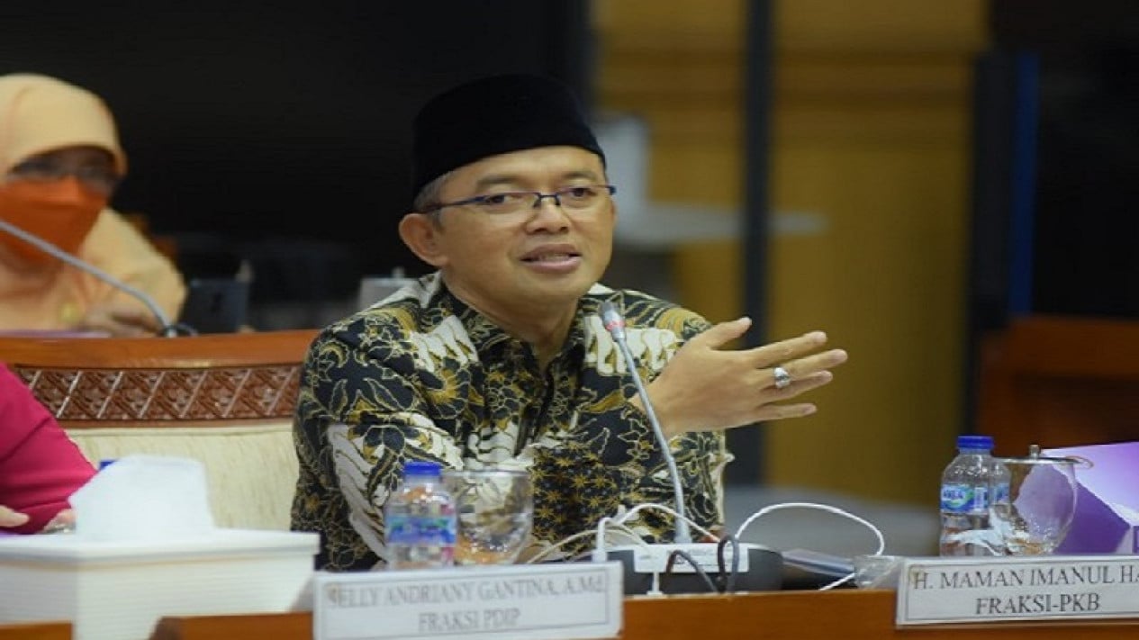 DPR Member Condemns Alcoholic Beverage Promotion Using Quranic Verse