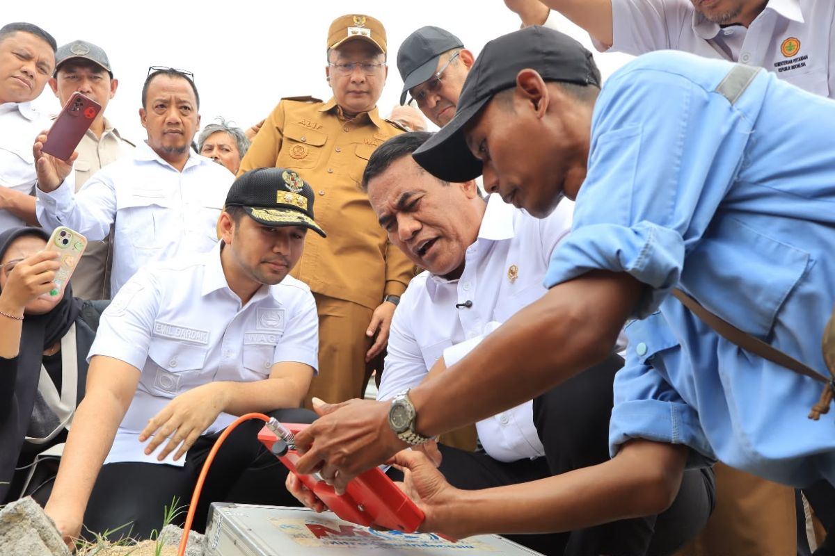 Agriculture Minister accelerates pump and shallow well aid for farmers in Gresik