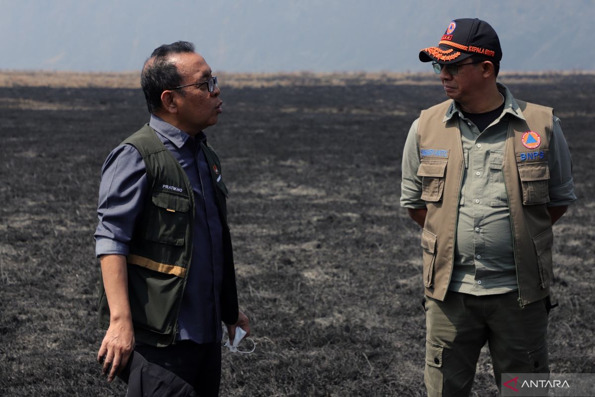 BNPB relies on Lake Ranu Pani water to fight Mount Bromo fire