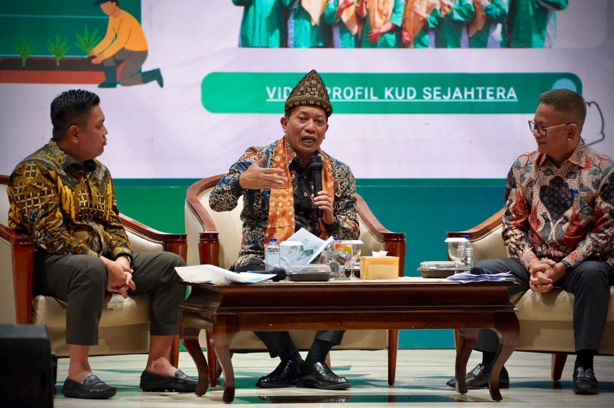 Cooperative-Based Palm Oil Downstreaming to Strengthen Farmers' Bargaining Power