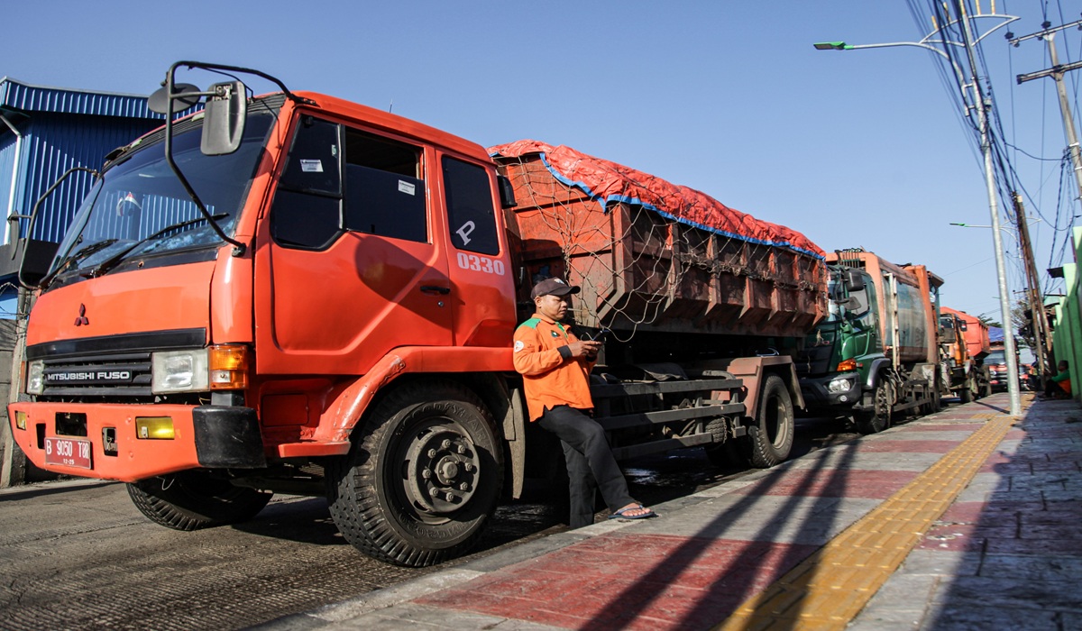 Jakarta Government Fines Waste Transporter Rp10 Million for Illegal Dumping