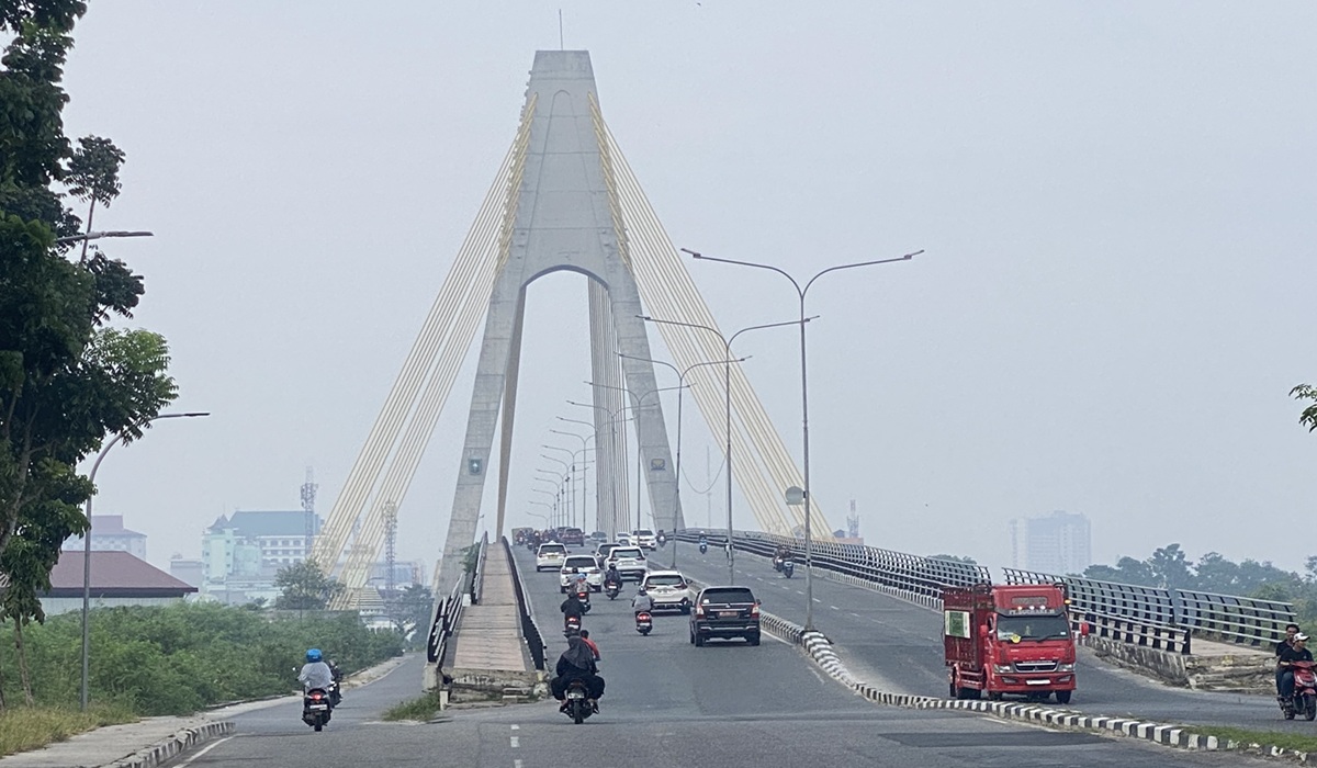 Pekanbaru Air Quality Plummets to 'Very Unhealthy' Due to Forest Fire Haze