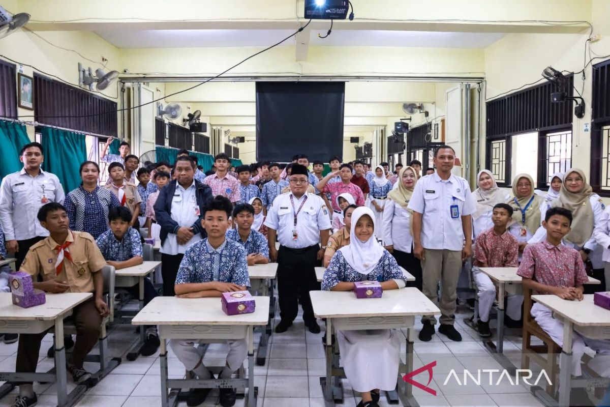 Kesbangpol and BNN Launch Drug-Free School Programme in Central Jakarta