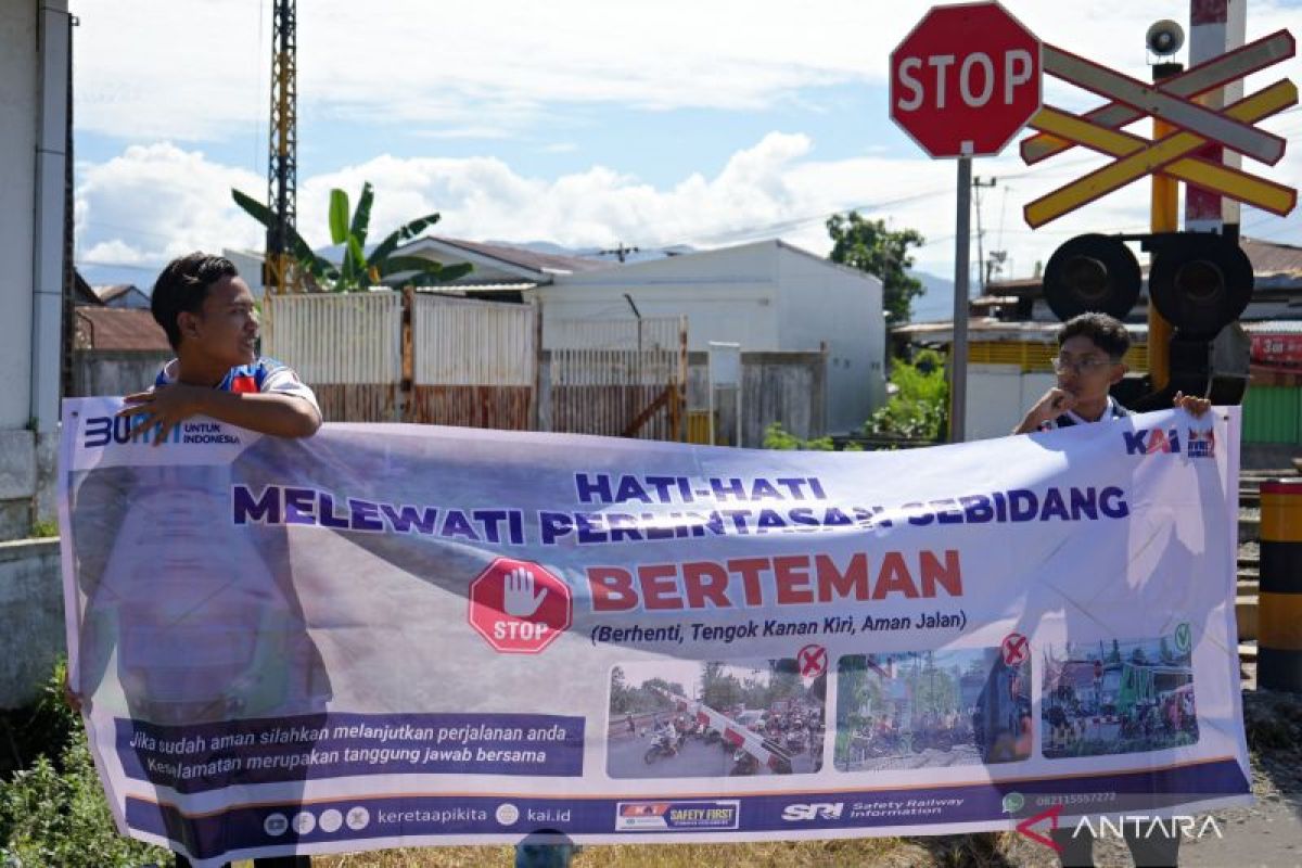 Female High School Student Struck by Commuter Train, Ministry Coordinates with Local Authorities