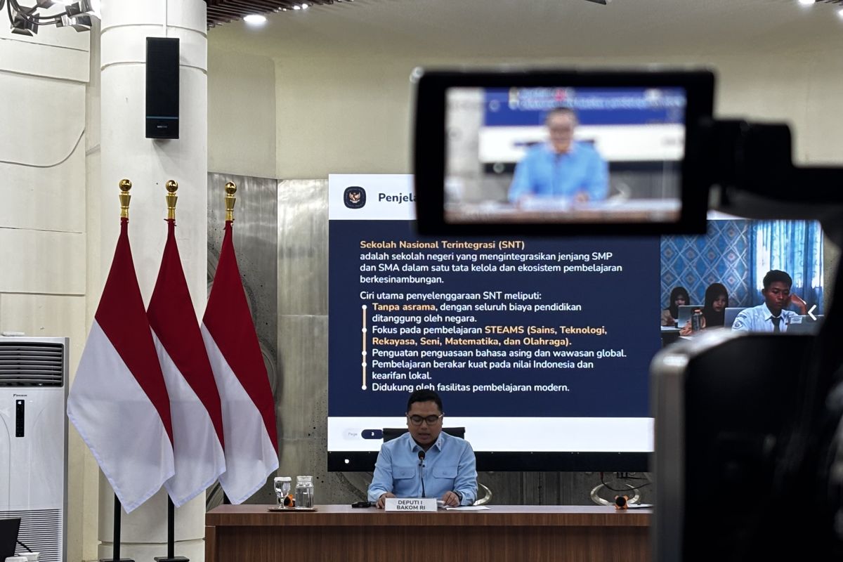 1,360 Students Begin Studies at 17 Integrated National Schools