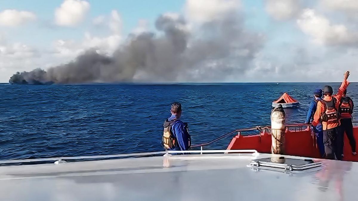 Bali SAR: No Passengers or Crew Remain on KMP Putri Yasmin