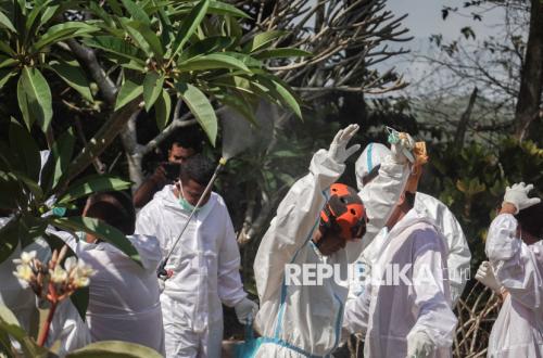 Still Grieving, Family of Late Sutrimo Absent from Exhumation Process
