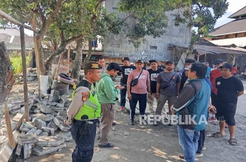 Ten Injured as Primary School Wall Collapses During Independence Day Event