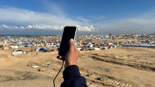 When East Flores Residents Had to Place Phones on Windowsills to Get a Signal