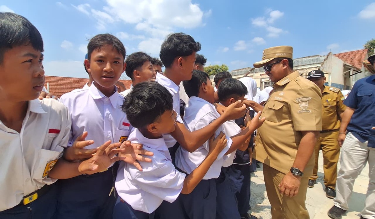 Regent Reveals Students in Remote Sumedang Areas Still Unreached by Free Nutritious Meal Programme