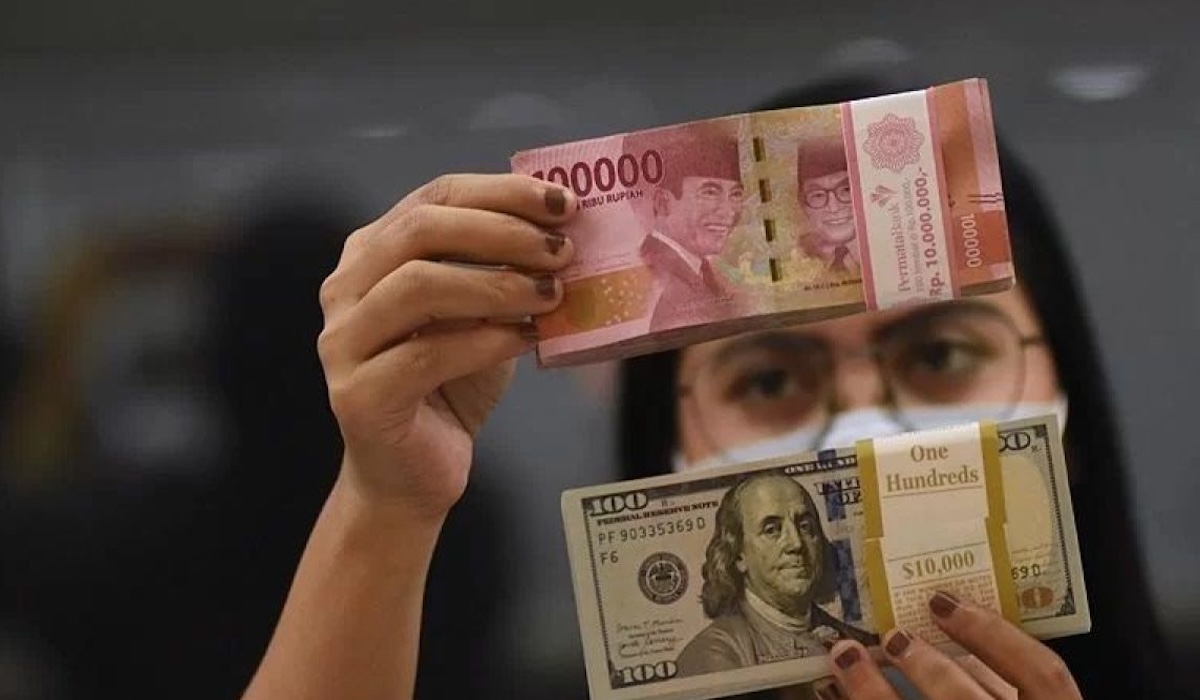 Rupiah Weakens to Rp17,877 on US-Iran Negotiation Tensions