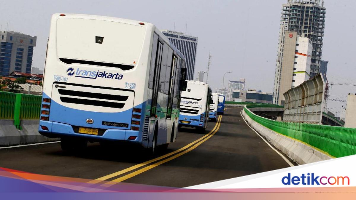 Sky Route Returns to Normal After TransJakarta Bus Breakdown Causes Gridlock
