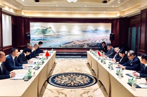 Indonesia and China Discuss Technology Transfer to Strengthen Industry