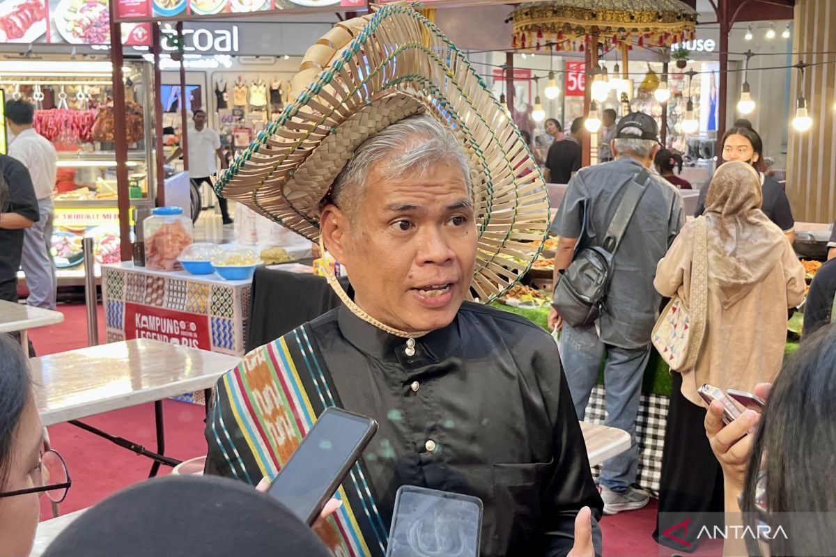 Legendary Kampung Maintains Culinary Hygiene Through Kitchen Inspections