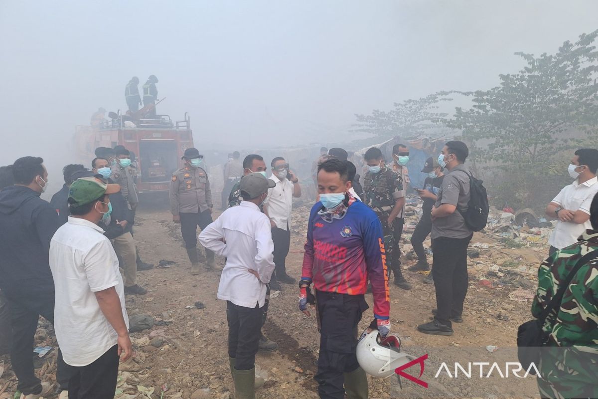 Kuningan Regency Government Deploys Joint Team to Tackle TPSA Ciniru Fire