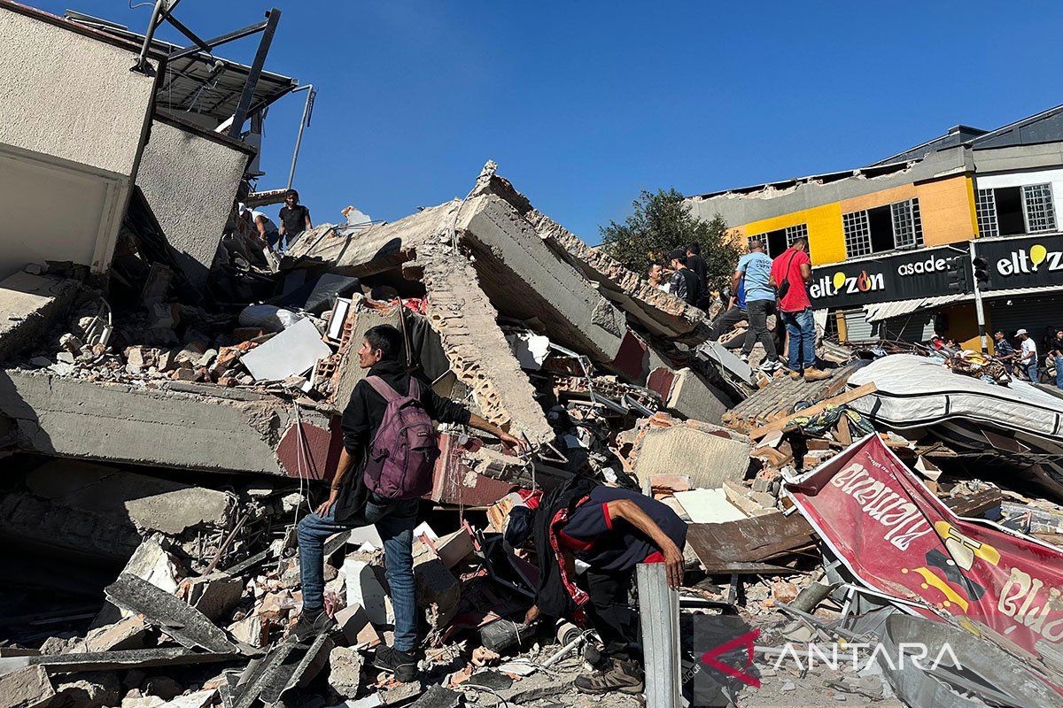Latin American Nations Offer Aid After Devastating Colombian Earthquake