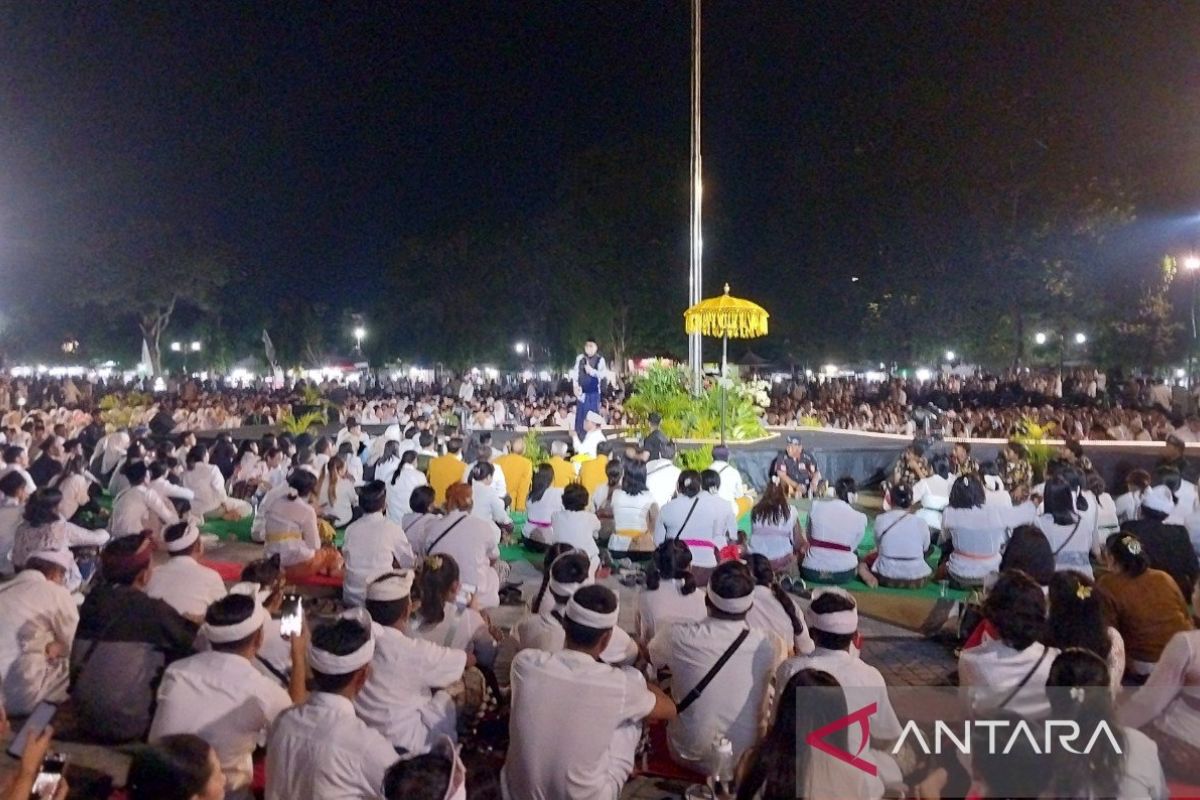 Sari Yuliati and Gus Miftah Promote Interfaith Collaboration in Mataram