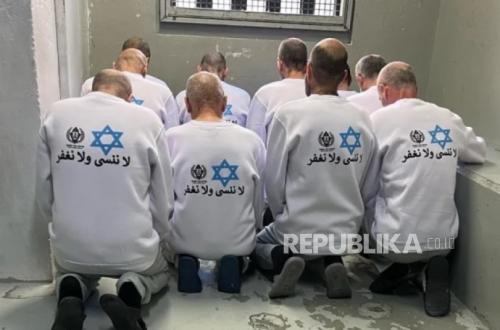 4,769 Palestinian Youths Detained in Israeli Prisons