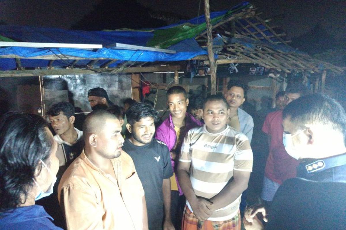 Joint forces raid immigrant shelters in Pekanbaru, Riau